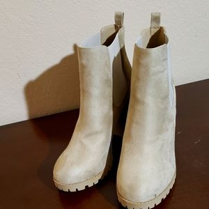 SODA ankle boots